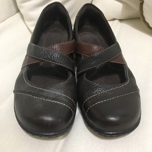 Women’s Clark’s flats